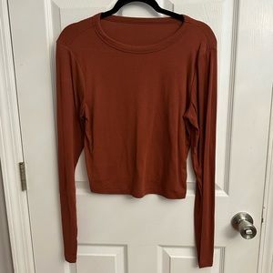 UltraLite Long-Sleeve Crew-Neck Ribbed Cropped Top for Women